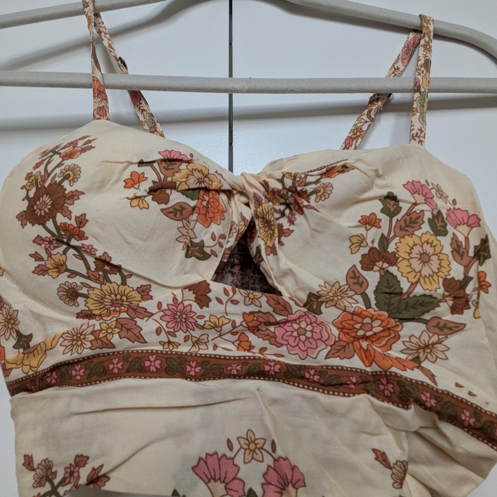 Floral Print Crop Top - Picture 5 of 12